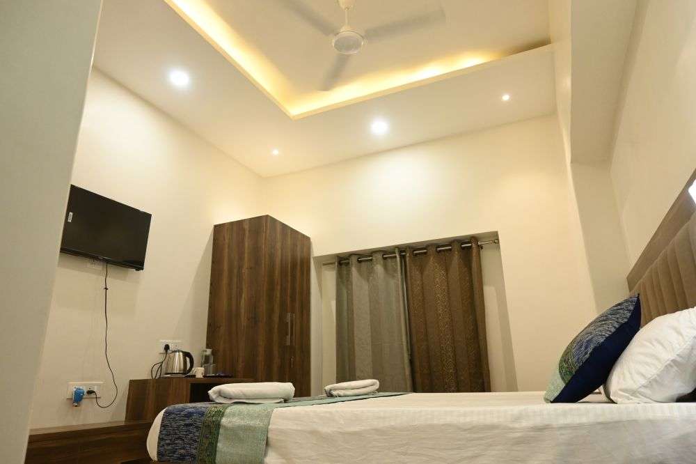 Manan AC 104 || Manan Homestay